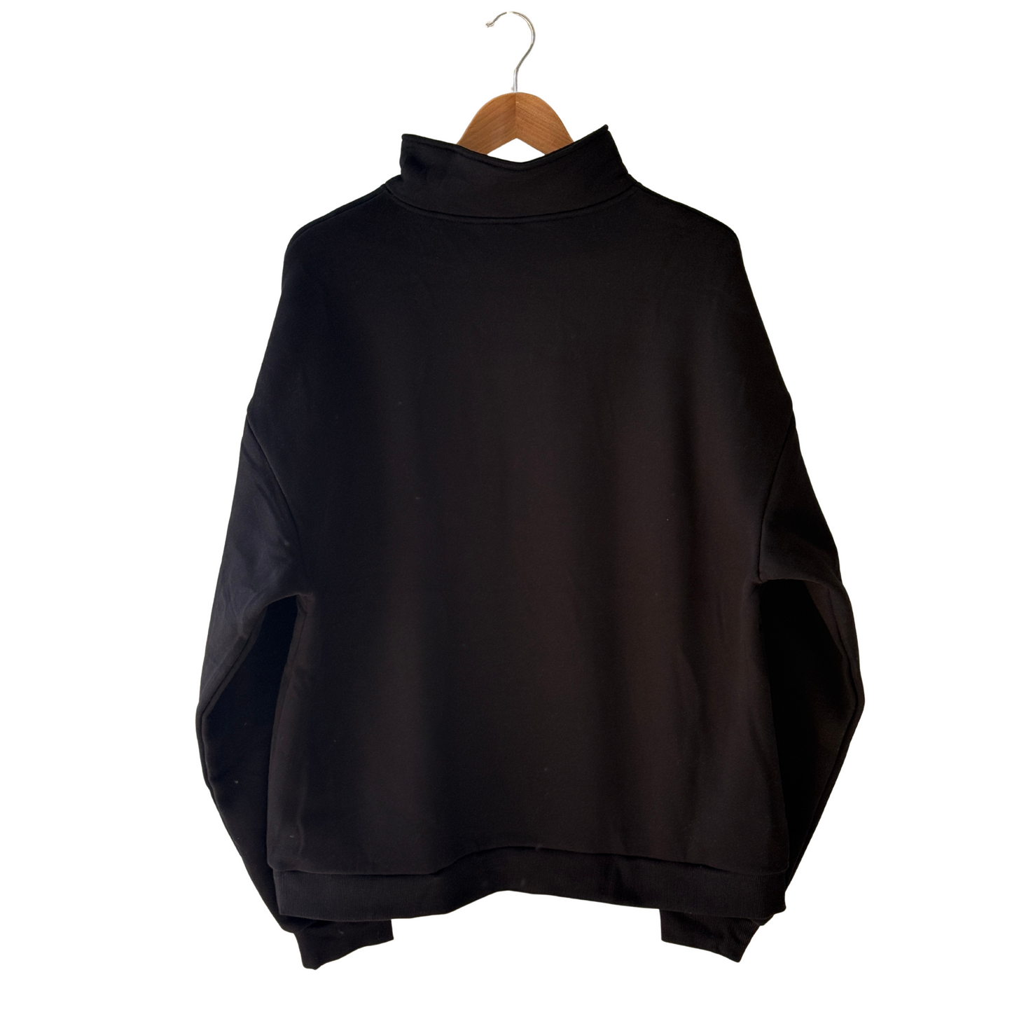 QUARTER ZIP - BLACK